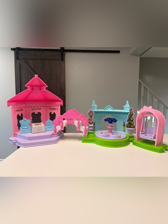 Fisher-Price Other - Fisher-Price Little People Disney Princess Garden Tea Party playset HTF